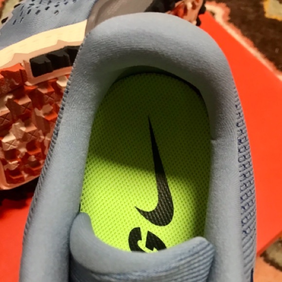 Brand New Nike Air Zoom Terra Kiger4 Running Shoes - Picture 4 of 6